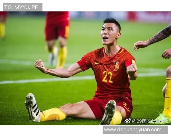 美国记者深入采访足球明星探讨职业生涯与个人生活的精彩瞬间