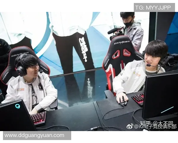 足球明星加盟英雄联盟引发热议谁将成为新一代电竞传奇 足球明星加盟英雄联盟引发热议谁将成为新一代电竞传奇