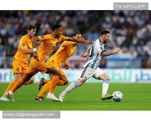 足球明星们的精彩瞬间合影集锦尽显球场风采与友谊之美 足球明星们的精彩瞬间合影集锦尽显球场风采与友谊之美