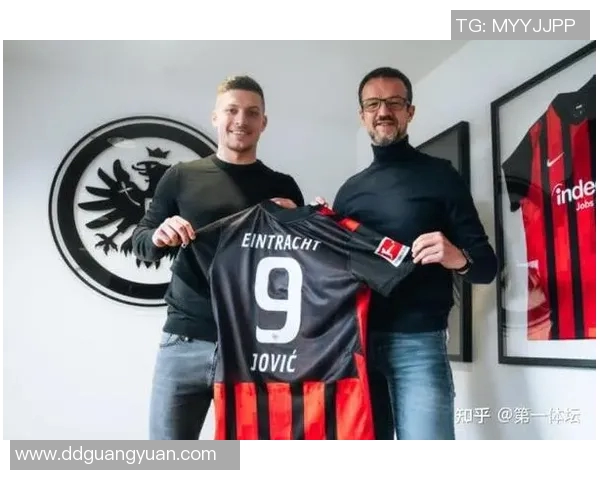 足球明星堕落之路揭秘从辉煌到沉沦的背后故事与排名分析 足球明星堕落之路揭秘从辉煌到沉沦的背后故事与排名分析